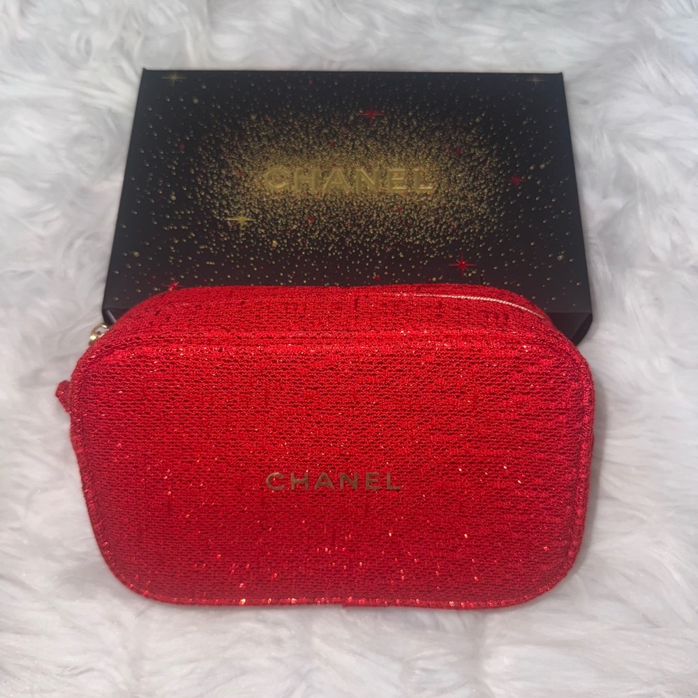 Chanel bag with lipglosses